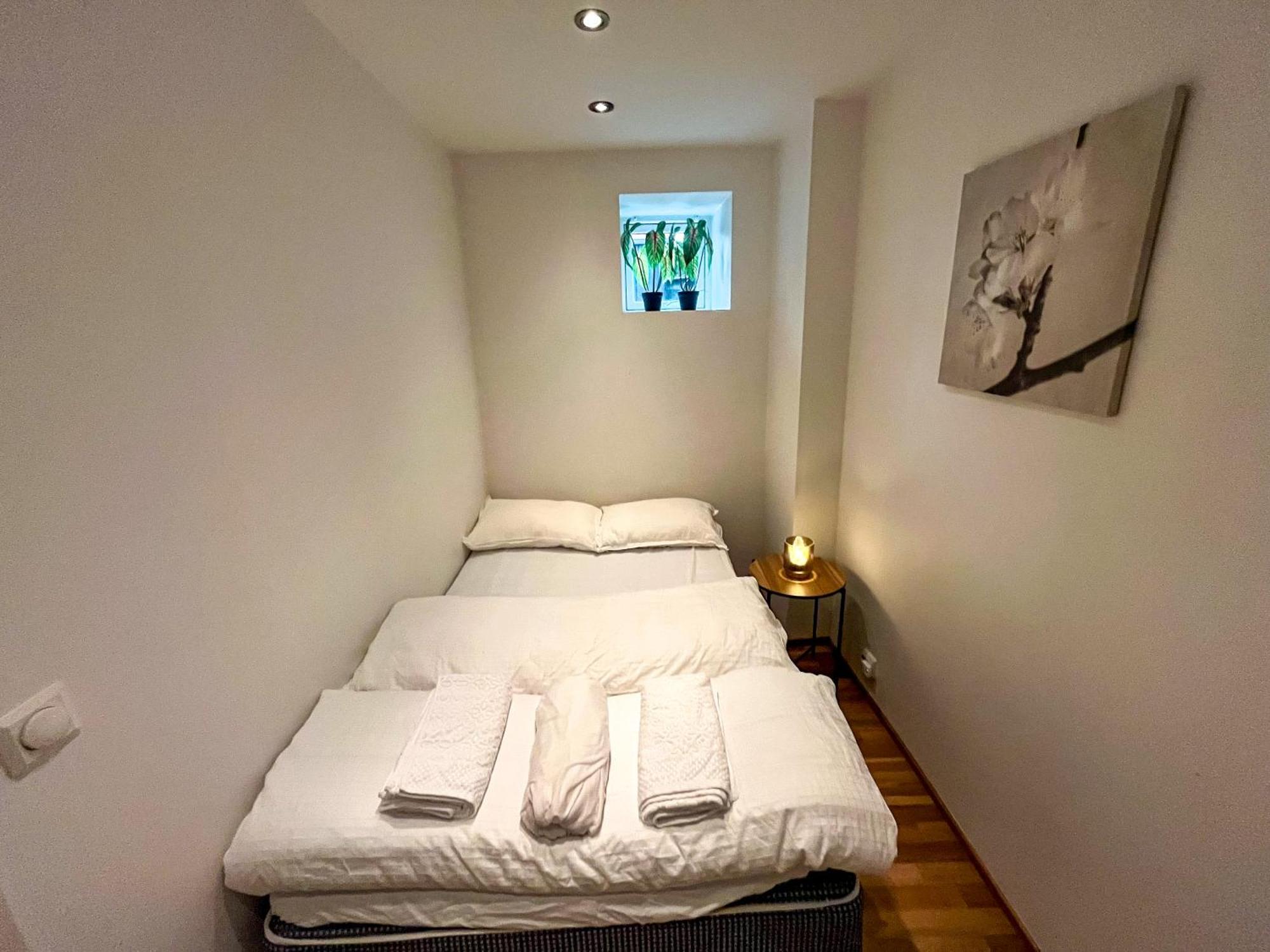 Two-Bedroom City Apartment With Fire Place, Free Parking And Fjordview Terrace - Calm And Central Ålesund Zewnętrze zdjęcie