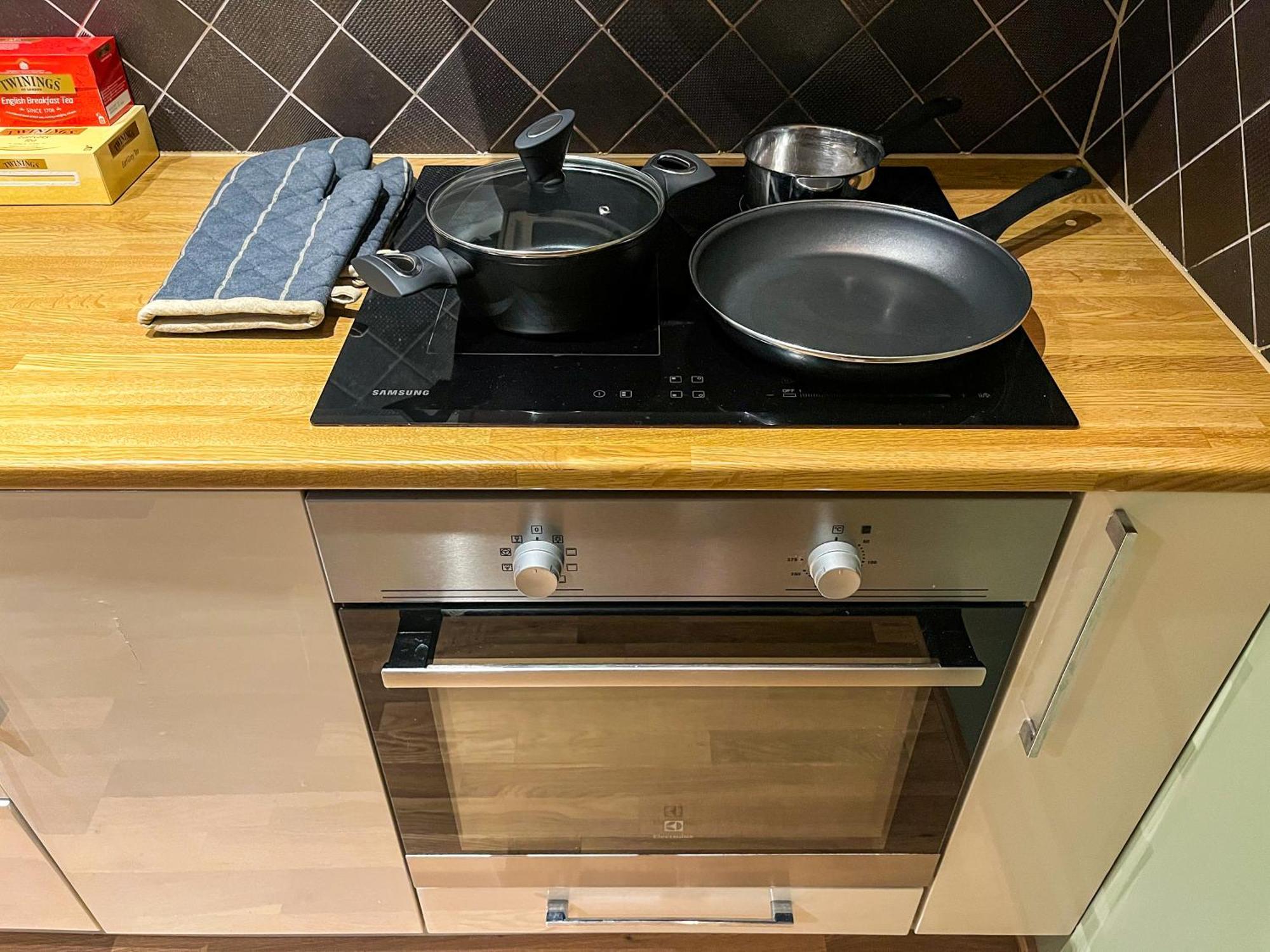 Two-Bedroom City Apartment With Fire Place, Free Parking And Fjordview Terrace - Calm And Central Ålesund Zewnętrze zdjęcie